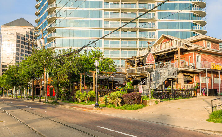 Pictures of Retail, Restaurant property located at 2621 McKinney Ave, Dallas, TX 75204 for lease - image #1