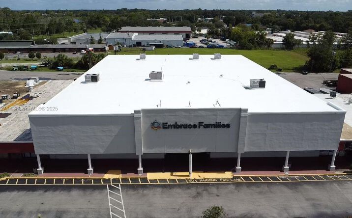 Pictures of Retail property located at 2921 S Orlando Dr unit 150, Sanford, FL 32773 for lease - image #1