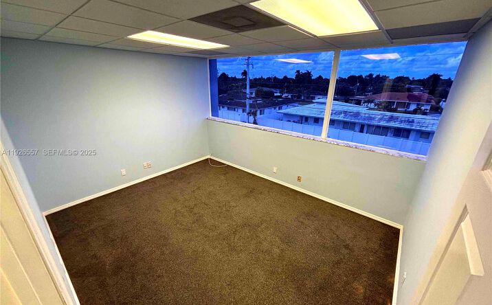 Pictures of Office property located at 2727 E Oakland Park Blvd # 303, Fort Lauderdale, FL 33306 for lease - image #1