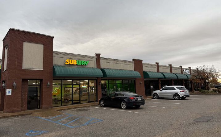 Pictures of Retail property located at 7685-7721 Hacks Cross Rd, Olive Branch, MS 38654 for lease - image #1