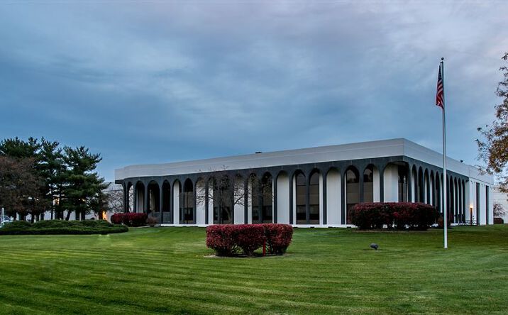 Pictures of Land property located at 2460 Kerper Boulevard #Suite 400-2, Dubuque, IA 52001 for lease - image #1