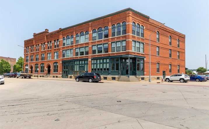 Pictures of Land property located at 44 Main Street #Suite#104, Dubuque, IA 52001 for lease - image #1