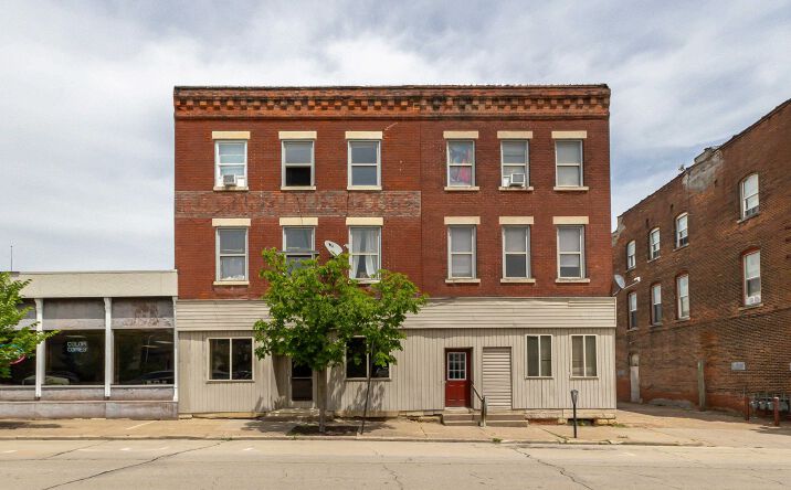 Pictures of Land property located at 678 Central Avenue, Dubuque, IA 52001 for lease - image #1