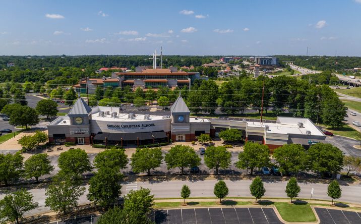 Pictures of Retail, Office, Special Purpose property located at 5403-5415 W Pinnacle Pointe Dr, Rogers, AR 72758 for lease - image #1