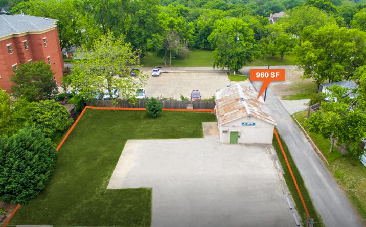 Pictures of Retail property located at 105 W Davis St, McKinney, TX 75069 for lease - image #1