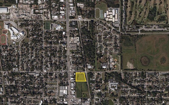 Pictures of Office property located at 2046 Dr Martin Luther King Jr Way, Sarasota, FL 34234 for lease - image #1