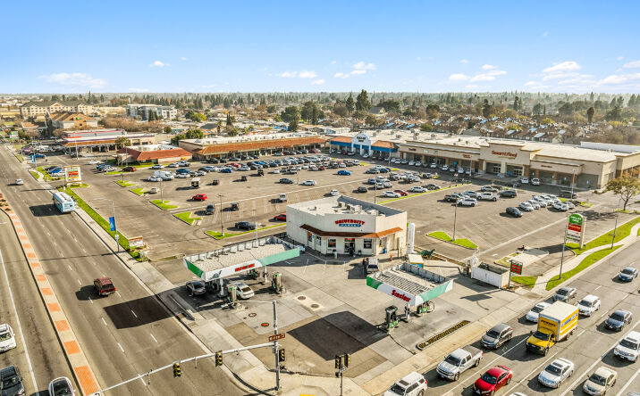 Pictures of Retail property located at 734 West Shaw Avenue, Clovis, CA 93612 for lease - image #1