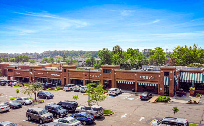 Pictures of Retail property located at 7699 W Farmington Blvd, Germantown, TN 38138 for lease - image #1