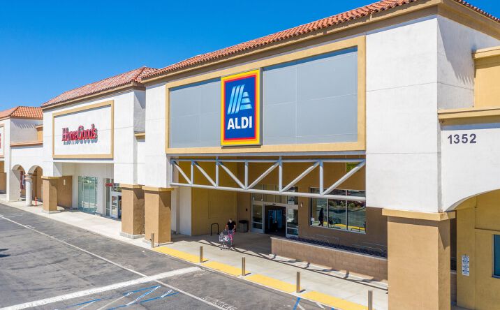 Pictures of Retail, Restaurant property located at 1348-1366 W. Valley Pkwy, Escondido, CA 92029 for lease - image #1