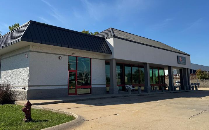 Pictures of Retail, Office property located at 2031 E Rawson Avenue, Oak Creek, WI 53154 for lease - image #1
