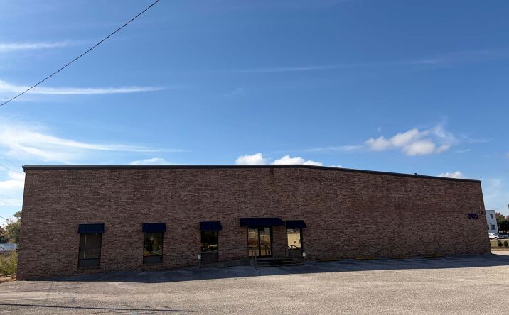 Pictures of Retail, Office, Industrial property located at 305 N Water St, Mobile, AL 36602 for lease - image #1