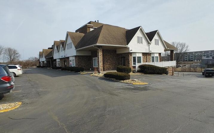 Pictures of Office property located at 2435 KIMBERLY Road 215N, Bettendorf, IA 52722 for lease - image #1