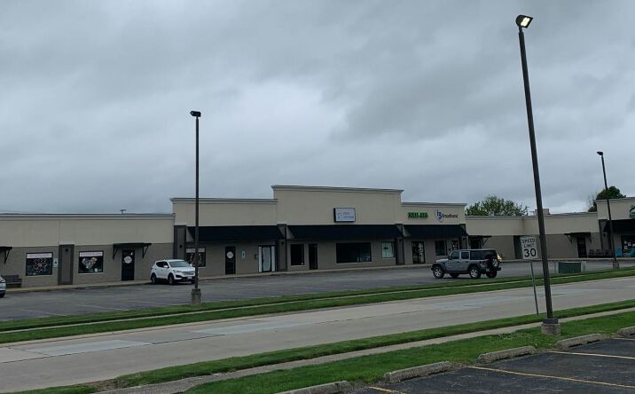 Pictures of Industrial, Retail property located at 3001 W WHITE OAKS Drive #G, Springfield, IL 62704 for lease - image #1