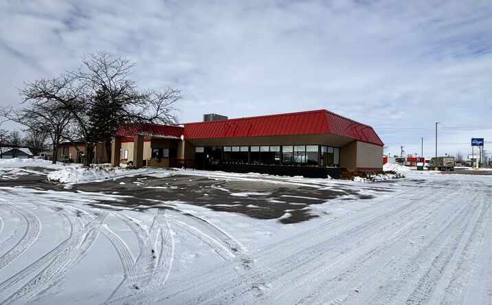 Pictures of Restaurant, Retail property located at 2625 Columbus Street, Ottawa, IL 61350 for lease - image #1