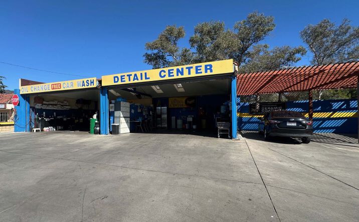 Pictures of Retail property located at 13851 Foothill Blvd, Sylmar, CA 91342 for lease - image #1