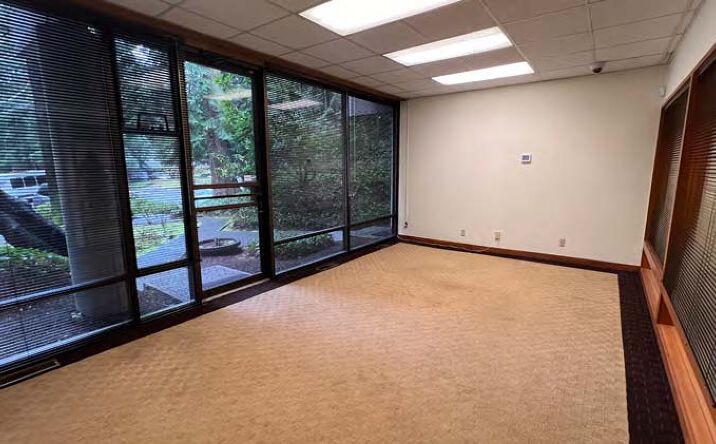 Pictures of Office property located at 2050 112th Ave NE, Bellevue, WA 98004 for lease - image #1