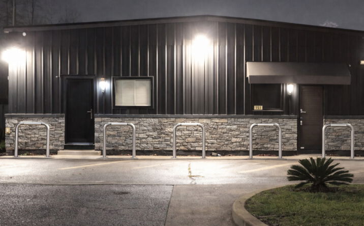 Pictures of Office, Retail property located at 1511 N 10th St, Baytown, TX 77520 for lease - image #1