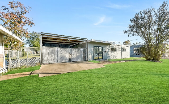 Pictures of Office, Restaurant property located at 312 S Gaillard St, Baytown, TX 77520 for lease - image #1