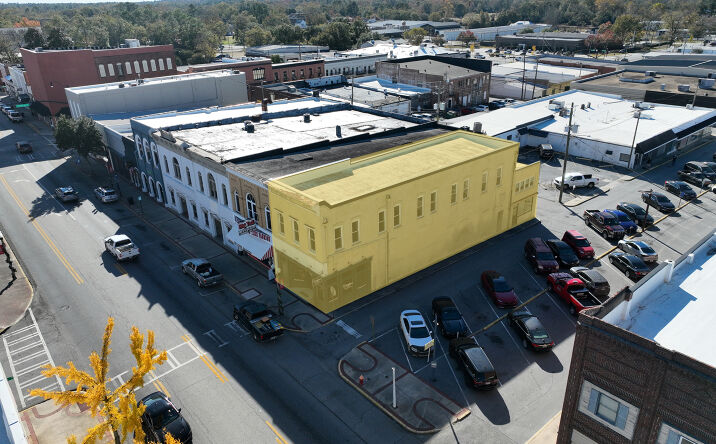 Pictures of Retail property located at 25 N Main St, Statesboro, GA 30458 for lease - image #1