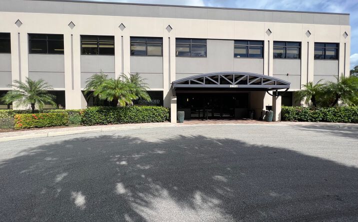 Pictures of Office property located at 2621 Cattlemen Rd, Sarasota, FL 34232 for lease - image #1