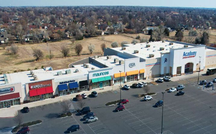Pictures of Retail property located at 4334 W Owen K Garriott Rd, Enid, OK 73703 for lease - image #1