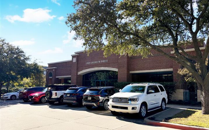 Pictures of Office property located at 15835 Quorum Dr, Addison, TX 75001 for lease - image #1
