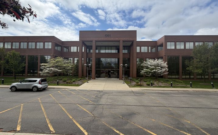 Pictures of Office property located at 1301 W Long Lake Rd, Troy, MI 48098 for lease - image #1