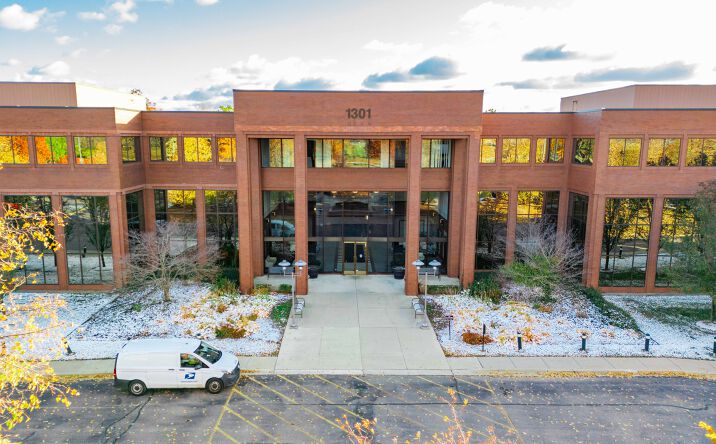 Pictures of Office property located at 1301 W Long Lake Rd, Troy, MI 48098 for lease - image #1