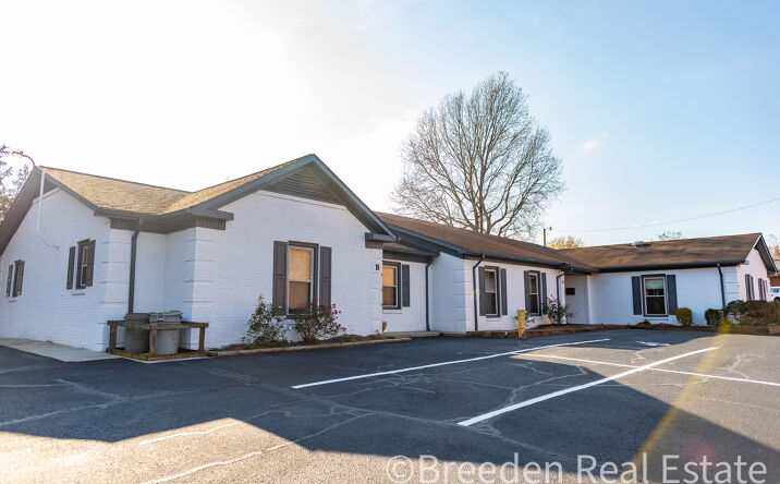 Pictures of Office property located at 204 E McDowell St, Morganton, NC 28655 for lease - image #1