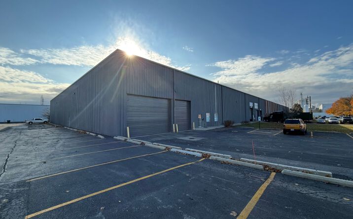 Pictures of Industrial property located at 3841-3865 Swanson Ct, Gurnee, IL 60031 for lease - image #1