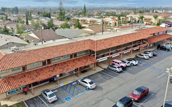 Pictures of Office property located at 1018-1046 N Tustin St, Orange, CA 92867 for lease - image #1