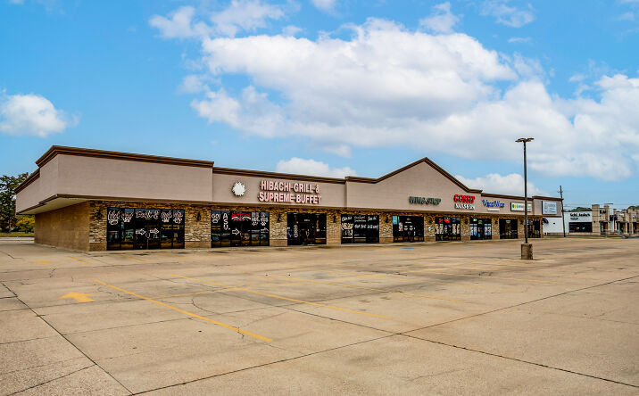 Pictures of Retail, Restaurant property located at 1699 Red Wolf Blvd, Jonesboro, AR 72401 for lease - image #1