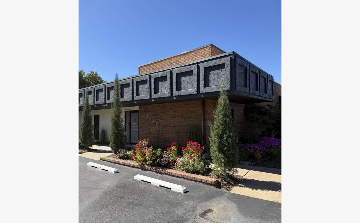 Pictures of Office property located at 2162 E 61st St, Tulsa, OK 74136 for lease - image #1