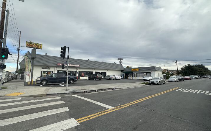 Pictures of Retail, Office property located at 8420 San Pedro St, Los Angeles, CA 90003 for lease - image #1