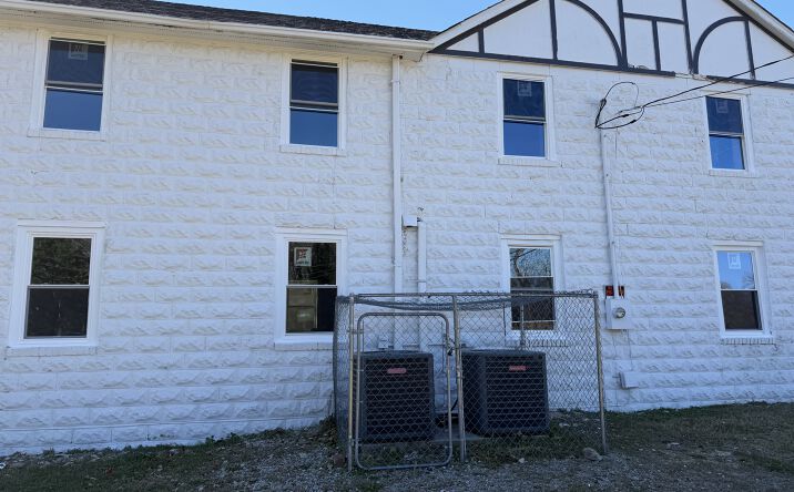 Pictures of Retail, Office, Special Purpose property located at 610 N Chestnut St, Henderson, NC 27536 for lease - image #1