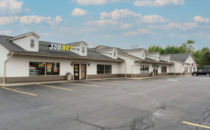 Pictures of Retail property located at 3031 Elm Rd, Warren, OH 44483 for lease - image #1