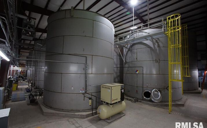 Pictures of Industrial property located at 2531 Wiggins Road, Muscatine, IA 52761 for lease - image #1