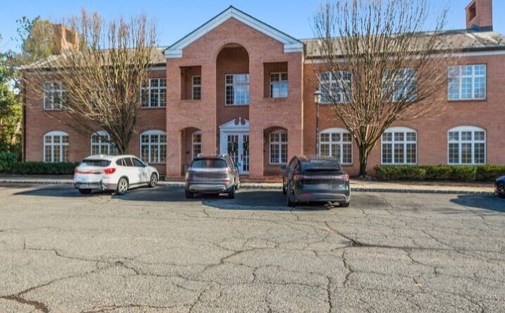 Pictures of Office property located at 372 US-22, Readington Township, NJ 08889 for lease - image #1