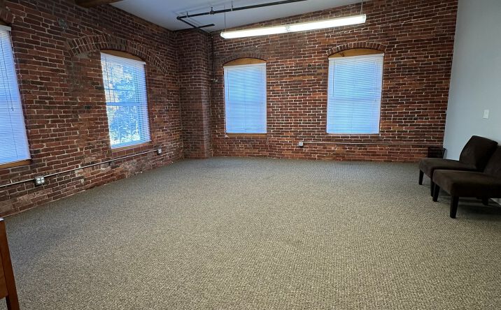 Pictures of Office property located at 12 Oakland St, Amesbury, MA 01913 for lease - image #1