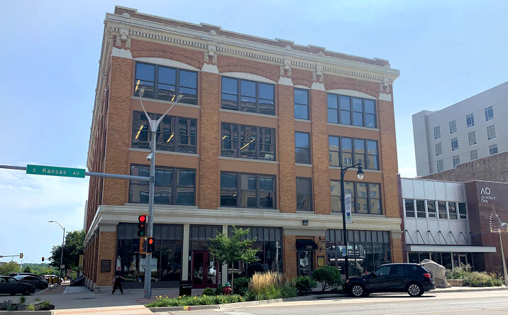 Pictures of Office property located at 900 S Kansas Ave, Topeka, KS 66612 for lease - image #1