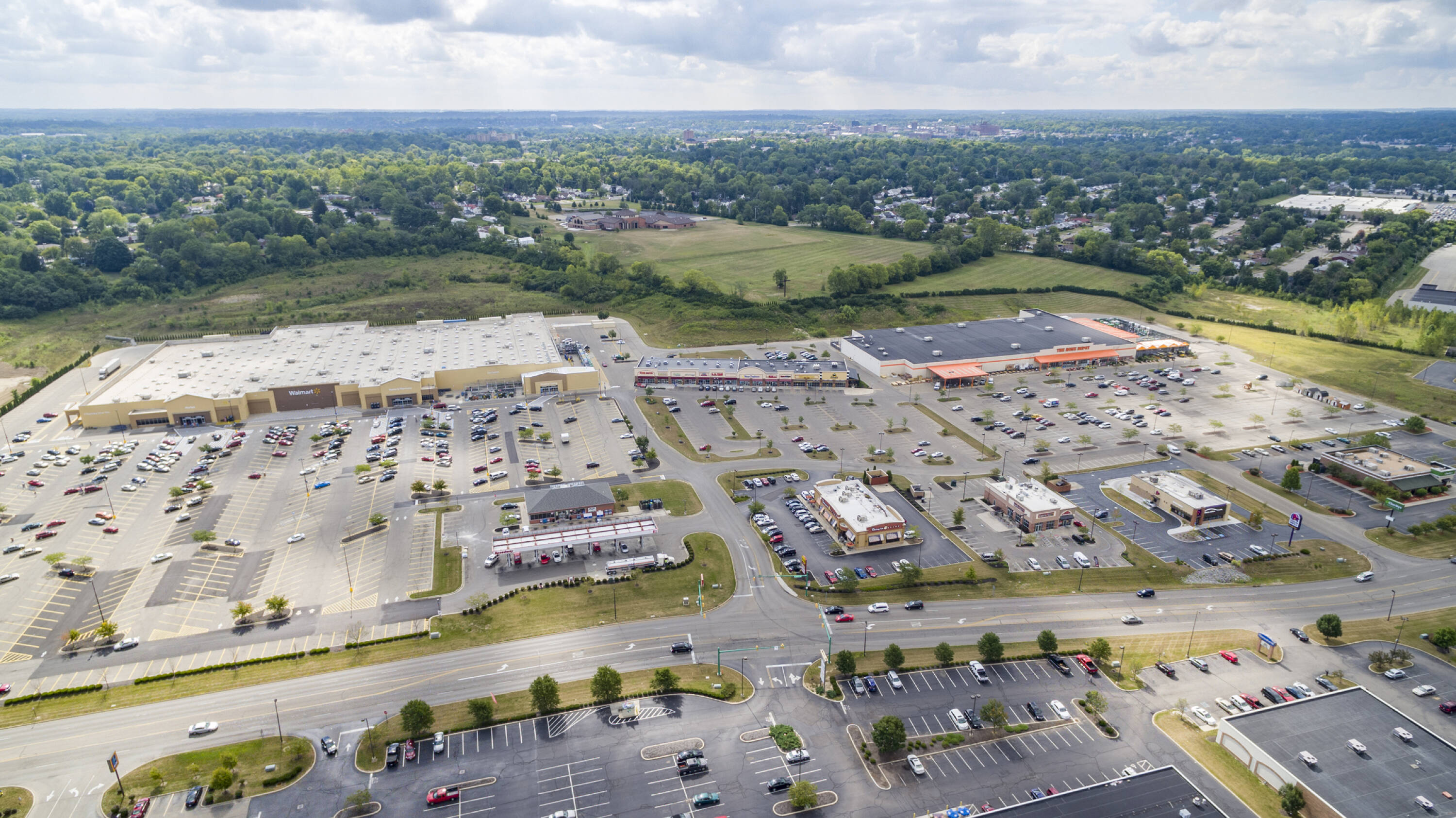 Ptn/Walmart On Bechtle Avenue Springfield Ohio/ - mo07qjh