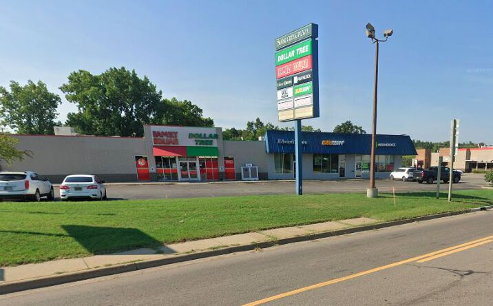 Pictures of Retail, Office property located at 901 Spruce St, Dowagiac, MI 49047 for lease - image #1