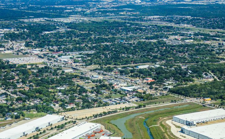 Pictures of Land property located at 5779 W Fuqua St, Houston, TX 77045 for lease - image #1