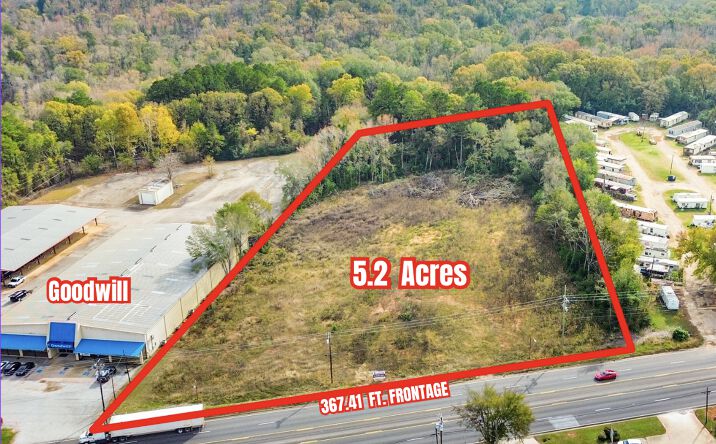Pictures of Land property located at 4008 W Oak St, Palestine, TX 75801 for lease - image #1