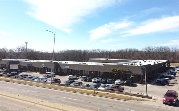 Pictures of Retail, Office property located at 7501 N University St, Peoria, IL 61614 for lease - image #1