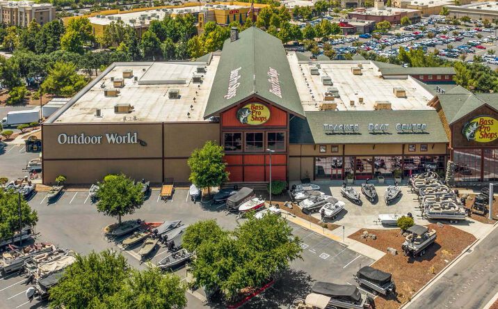 Pictures of Retail property located at 1422 Grove Ave, Manteca, CA 95337 for lease - image #1