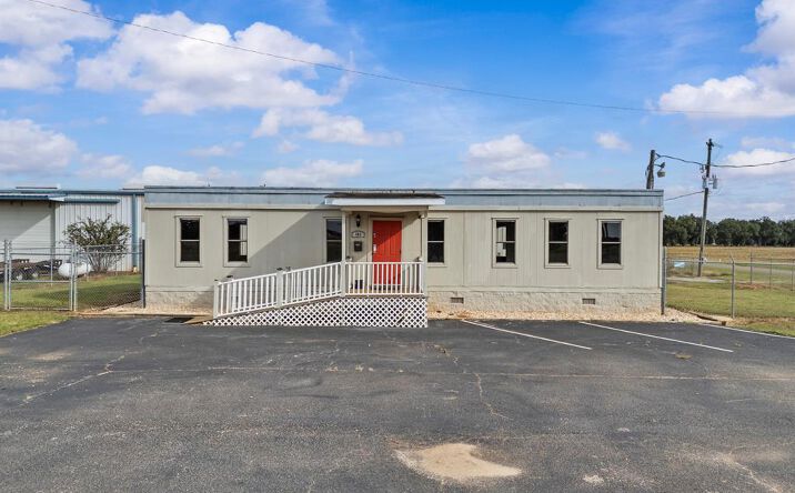 Pictures of Office, Retail property located at 4200 Us Hwy 82, Dawson, GA 39842 for lease - image #1