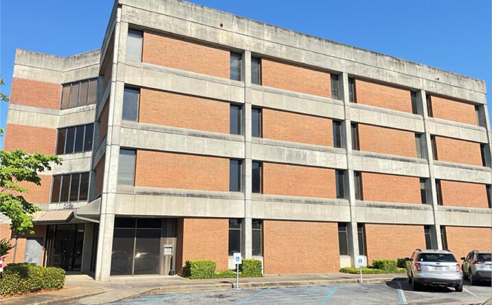 Pictures of Office property located at 323 Pine Ave, Albany, GA 31701 for lease - image #1