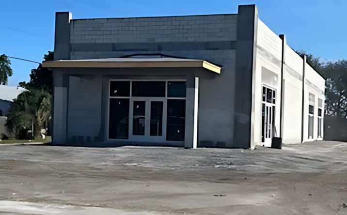 Pictures of Retail property located at 611 E Sugarland Hwy, Clewiston, FL 33440 for lease - image #1