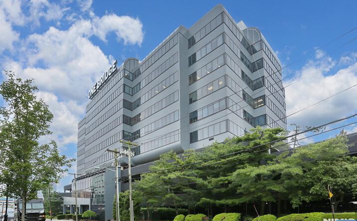 Pictures of Retail, Office property located at 1 Brg Plz N, Fort Lee, NJ 07024 for lease - image #1